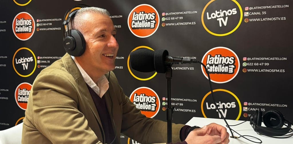 Vicent Sales Mateu respalda la inauguración de los estudios de LatinosFM Castellón 89.6 en el centro de Castelló de l… — comunidad latina | Latinos FM