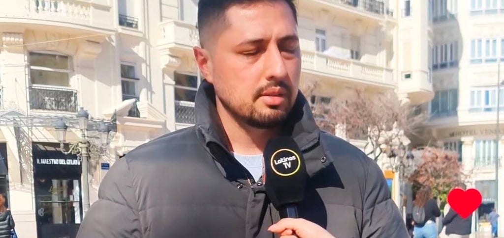 ¿Prohibir redes sociales a menores de 16 años? La calle responde a la propuesta del Gobierno — comunidad latina | Latinos FM