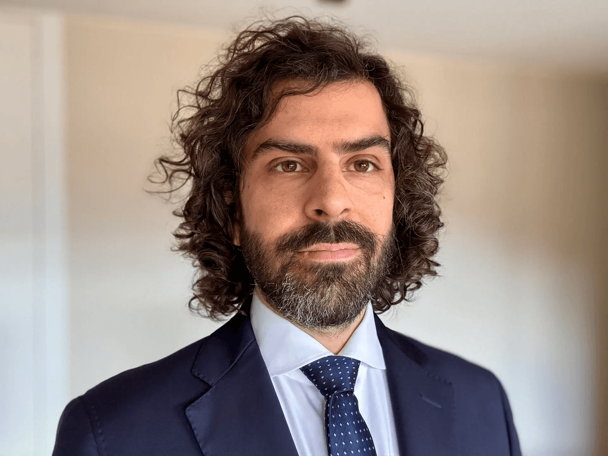 Regularización 2026 sin oferta de empleo en España — comunidad latina | Latinos FM